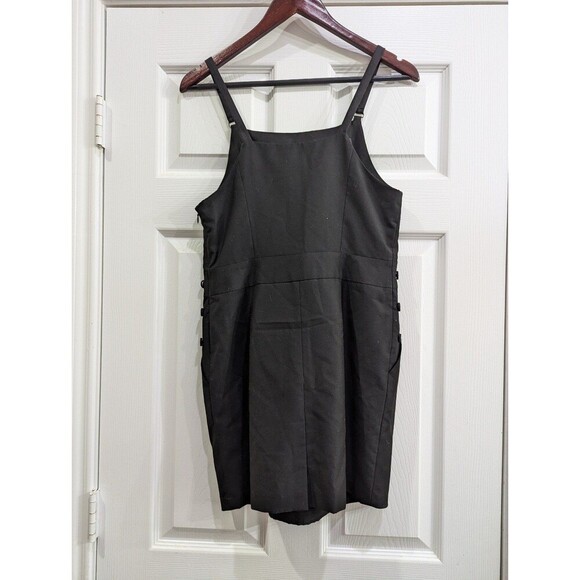 MIXXO Sleeveless Black Dress with Side Buttons and Pockets, size M - Picture 2 of 2
